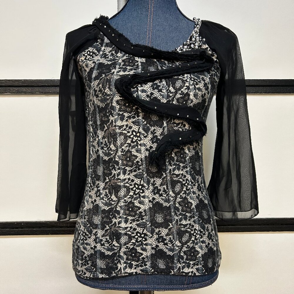 Alberto Makali Black & White Floral Print Ruffle Front Blouse with Beads, Size M